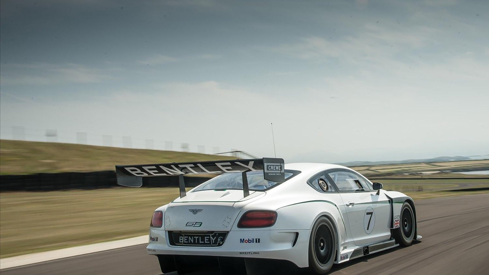 巅峰对决!国王新王登基,世界排名焦点战中踏平步行者